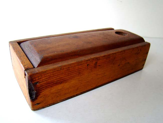 A fine cased set of Civil War era 'red dot' dominoes circa 1860 — image 2